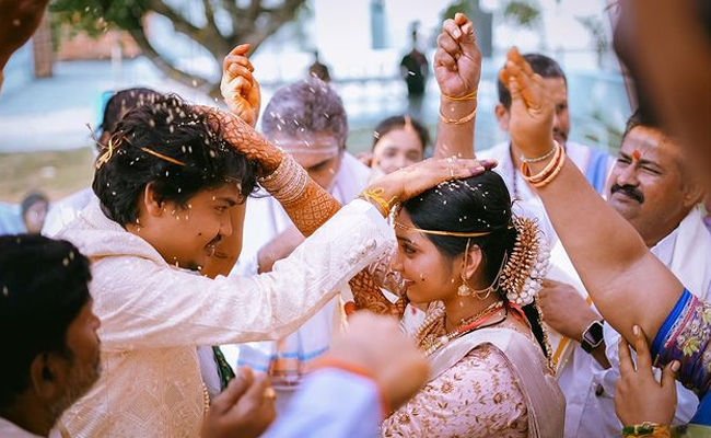 Jabardasth_20Kevvu_20Karthik_20Marriage_20Photos_11.jpg 12