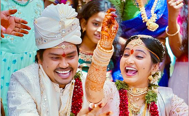 Jabardasth_20Kevvu_20Karthik_20Marriage_20Photos_12.jpg 13