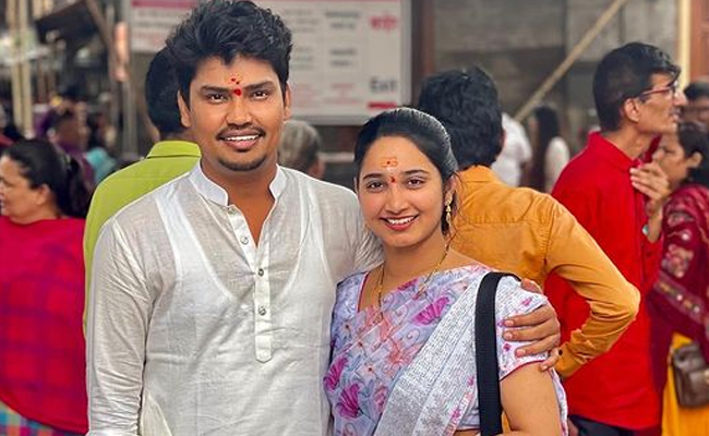 Jabardasth_20Kevvu_20Karthik_20Marriage_20Photos_14.jpg 15