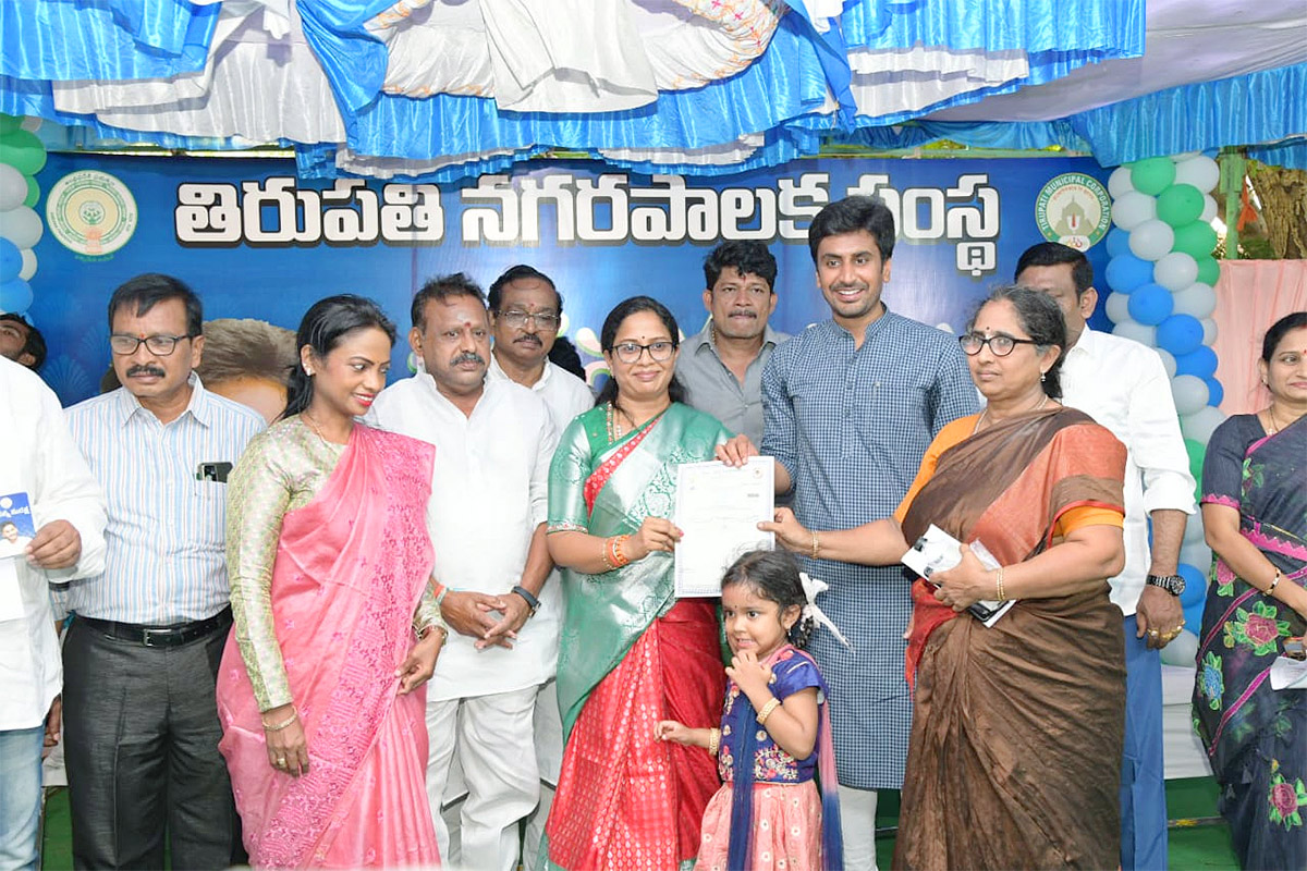 AP_20CM_20YS_20Jagan_20Launches_20Jagananna_20Suraksha_20Pics-12.jpg 12