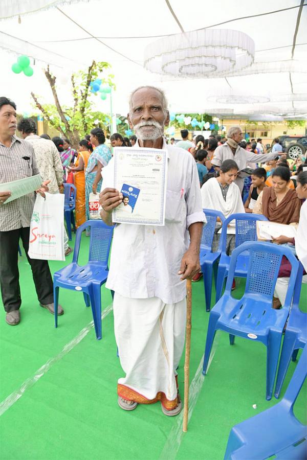 AP_20CM_20YS_20Jagan_20Launches_20Jagananna_20Suraksha_20Pics-22.jpg 22