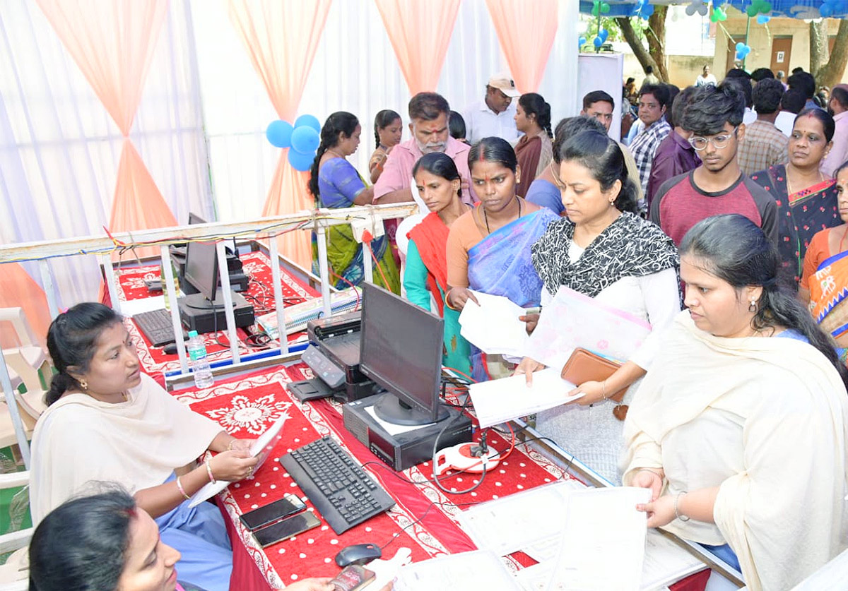 AP_20CM_20YS_20Jagan_20Launches_20Jagananna_20Suraksha_20Pics-34.jpg 29