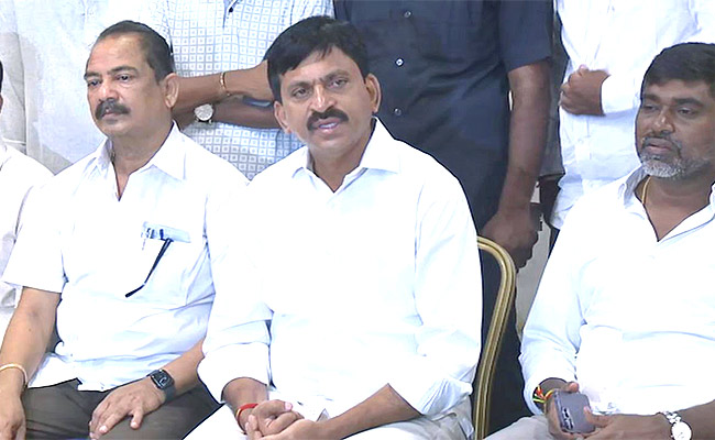 Ponguleti-Srinivasa-Reddy-Serious-Comments.jpg