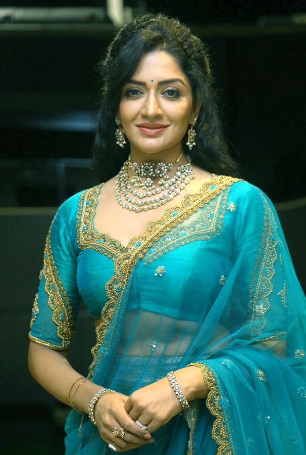 Actress_20Vimala_20Raman_20New_20Pics_20at_20Rudrangi_20Movie-18.jpg 18