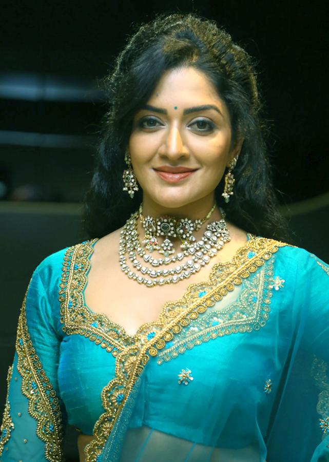 Actress_20Vimala_20Raman_20New_20Pics_20at_20Rudrangi_20Movie-23.jpg 23