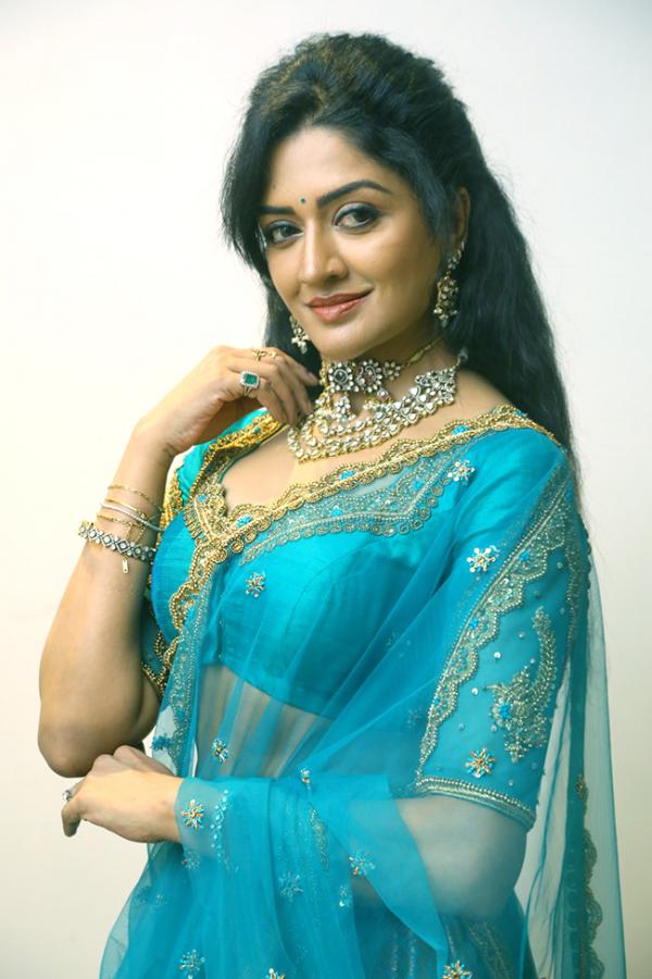 Actress_20Vimala_20Raman_20New_20Pics_20at_20Rudrangi_20Movie-30.jpg 29