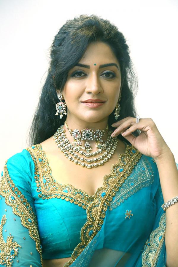 Actress_20Vimala_20Raman_20New_20Pics_20at_20Rudrangi_20Movie-4.jpg 4