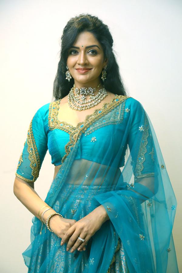 Actress_20Vimala_20Raman_20New_20Pics_20at_20Rudrangi_20Movie-50.jpg 43