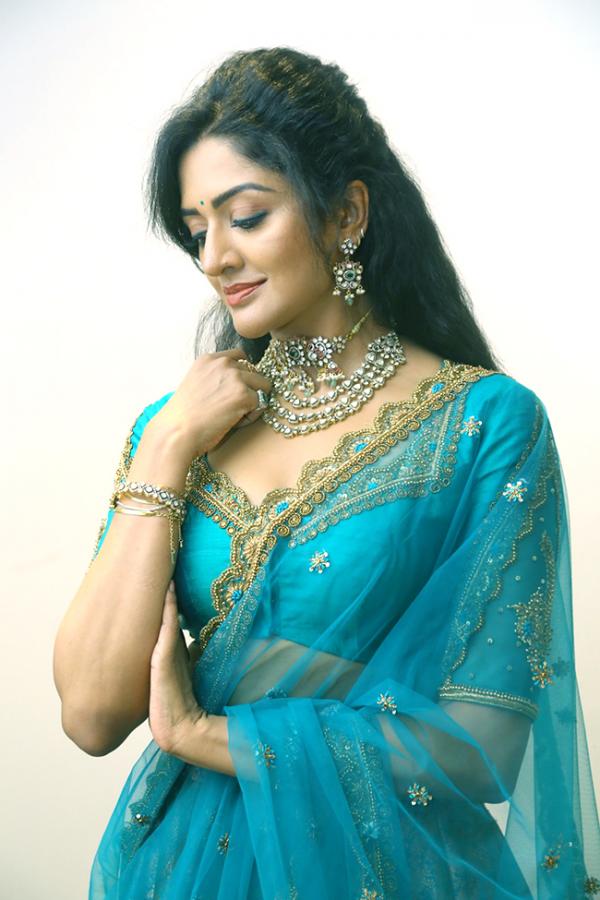 Actress_20Vimala_20Raman_20New_20Pics_20at_20Rudrangi_20Movie-6.jpg 6