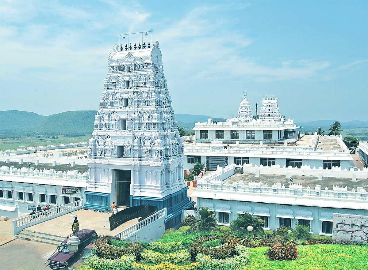 Annavaram-temple.jpg 5