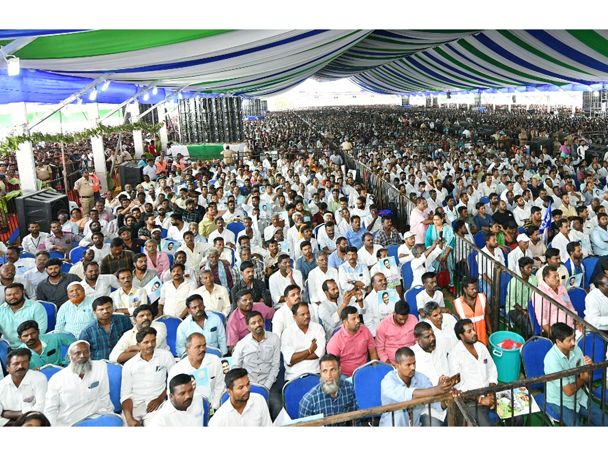 Cm_20Jagan_20Convoy_20Receives_20Grand_20welcome_20IN_20Chittoor_20Photos_8.jpg 9