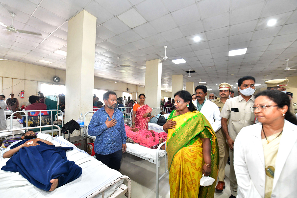 Governor_20Tamilisai_20Surprise_20Visit_20To_20The_20Osmania_20Hospital_20Pics-24.jpg 24
