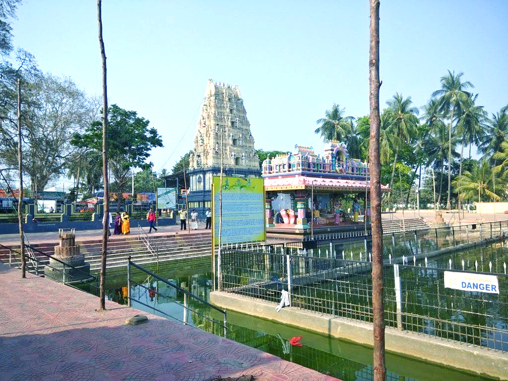 Pithapuram--Temple.jpg 7