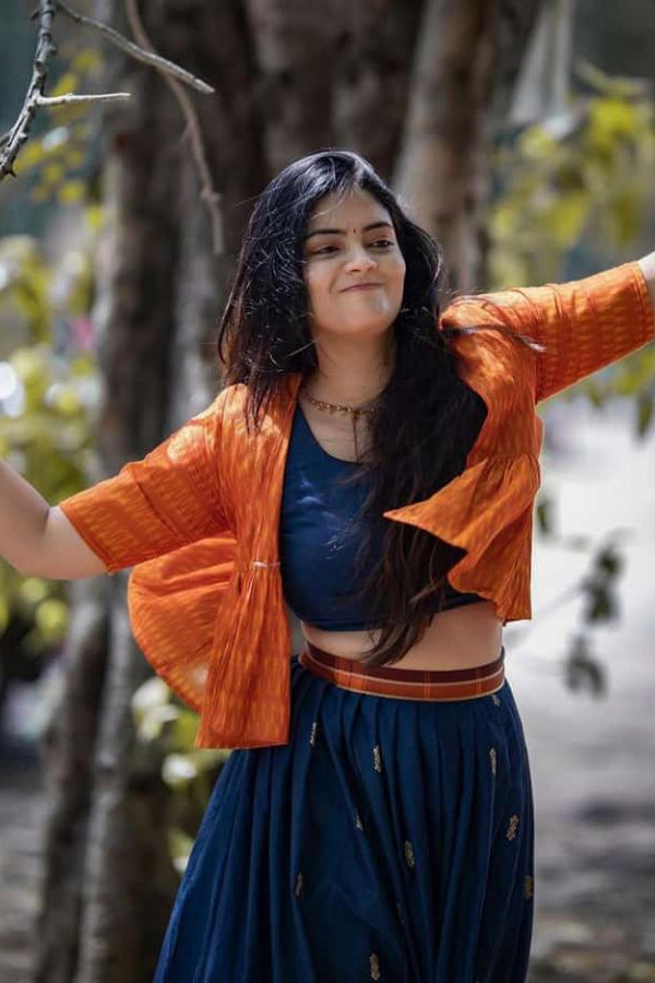 actress-kalpika-ganesh-06.jpg 6