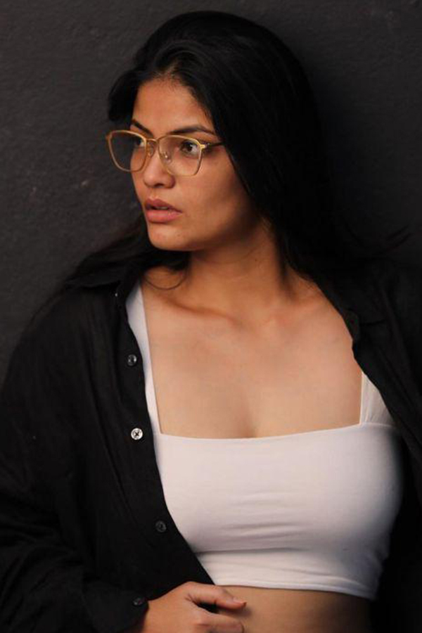 actress-kalpika-ganesh-14.jpg 14