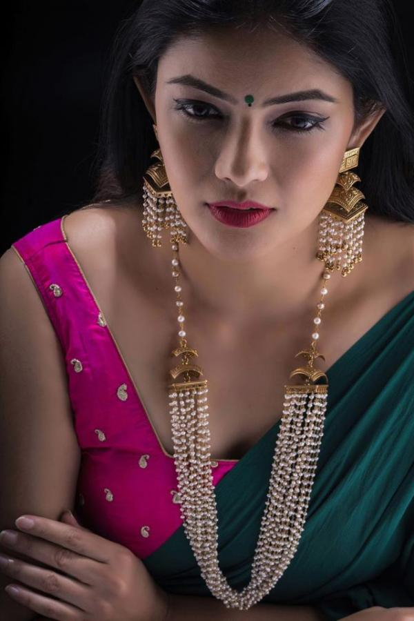 actress-kalpika-ganesh-15.jpg 15