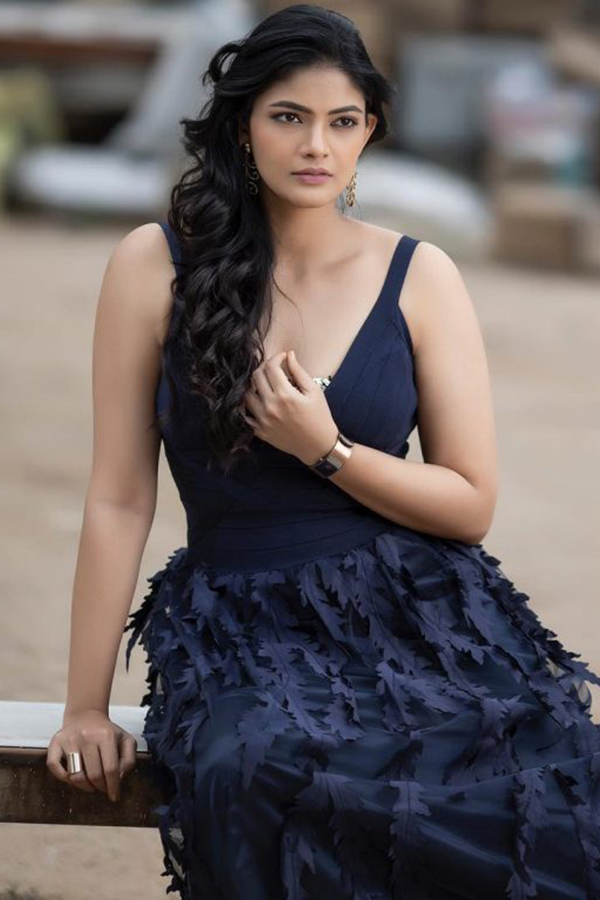 actress-kalpika-ganesh-23.jpg 23