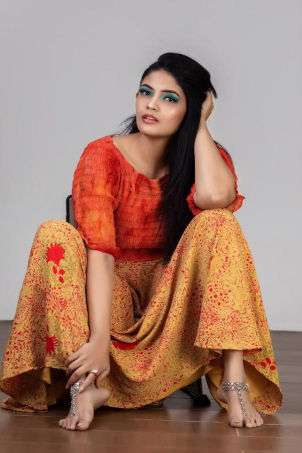actress-kalpika-ganesh-29.jpg 29