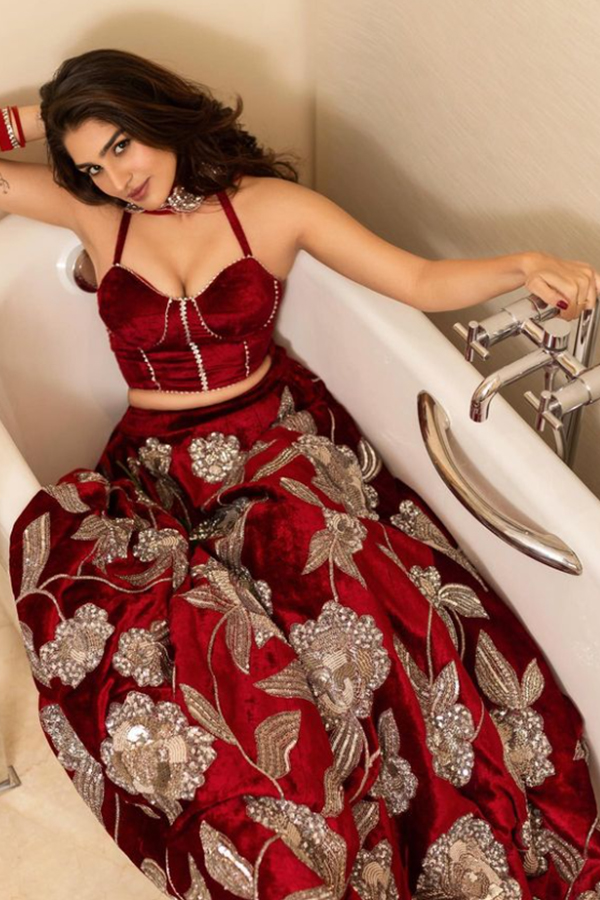 yukti-thareja-09.jpg 9