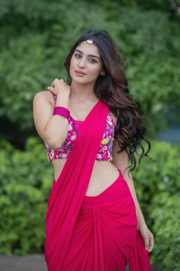 yukti-thareja-17.jpg 17
