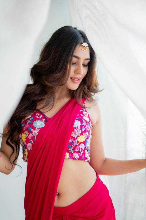 yukti-thareja-18.jpg 18