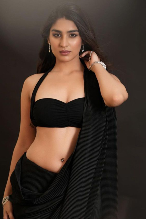 yukti-thareja-22.jpg 22