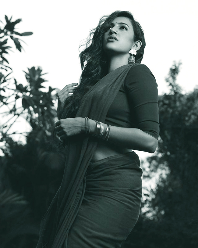 Niharika-Konidela_20Chaitanya-Divorce-News-34.jpg 30