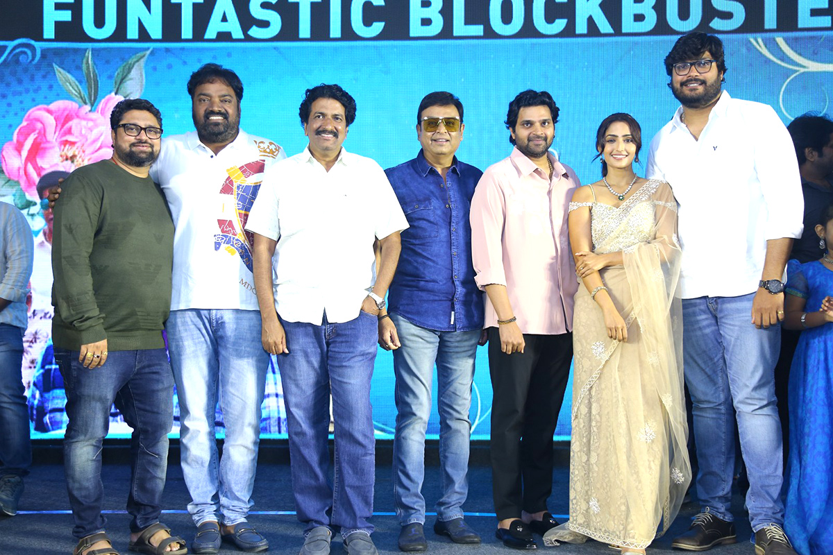 Samajavaragamana-Movie-Success-_20Meet-Pics-1.jpg 1