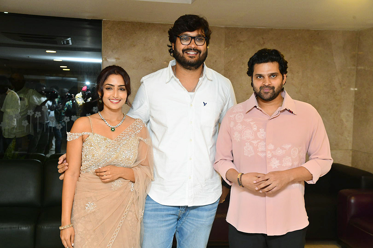 Samajavaragamana-Movie-Success-_20Meet-Pics-12.jpg 12