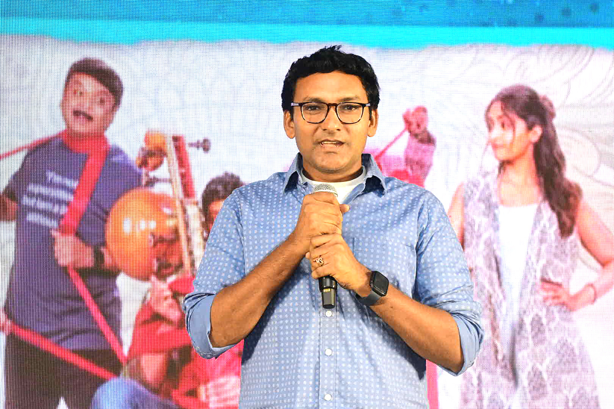 Samajavaragamana-Movie-Success-_20Meet-Pics-14.jpg 14