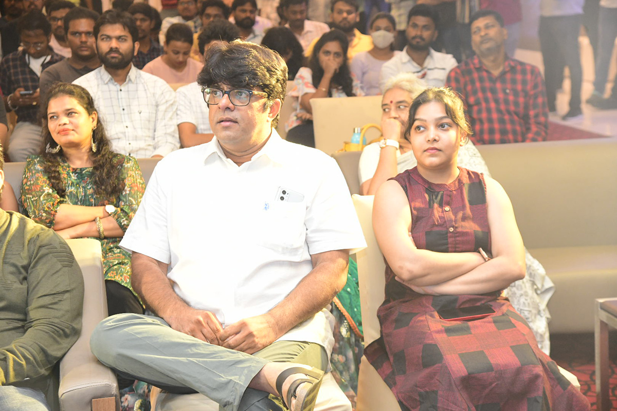 Samajavaragamana-Movie-Success-_20Meet-Pics-15.jpg 15