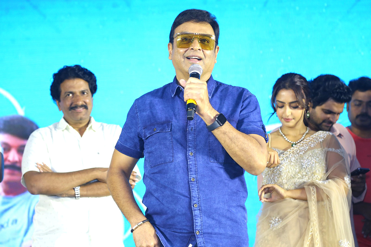 Samajavaragamana-Movie-Success-_20Meet-Pics-35.jpg 32