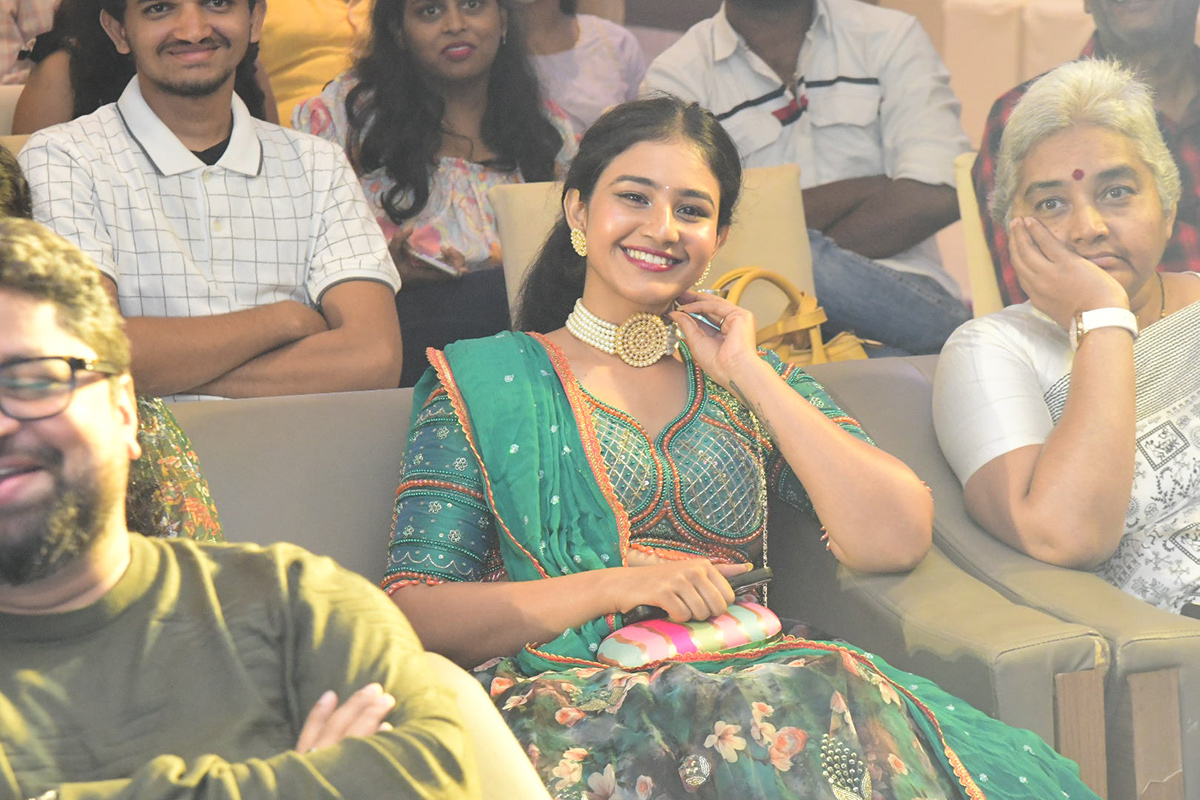 Samajavaragamana-Movie-Success-_20Meet-Pics-6.jpg 6
