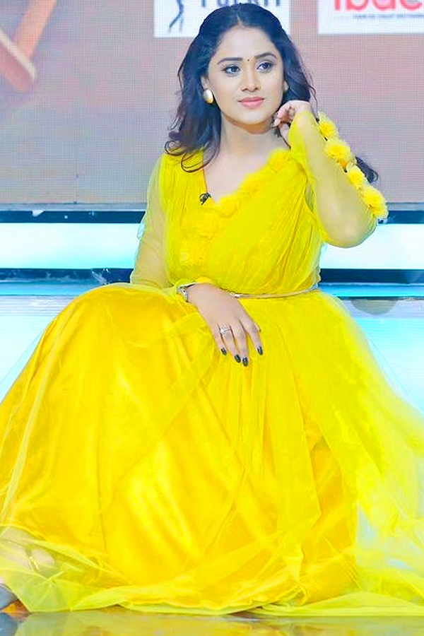 Bigg_20Boss_20beauty_20Keerthy_20Bhatt_20is_20going_20to_20marry_20hero_20Vijay_20Karthik_20Photos_7.jpg 8