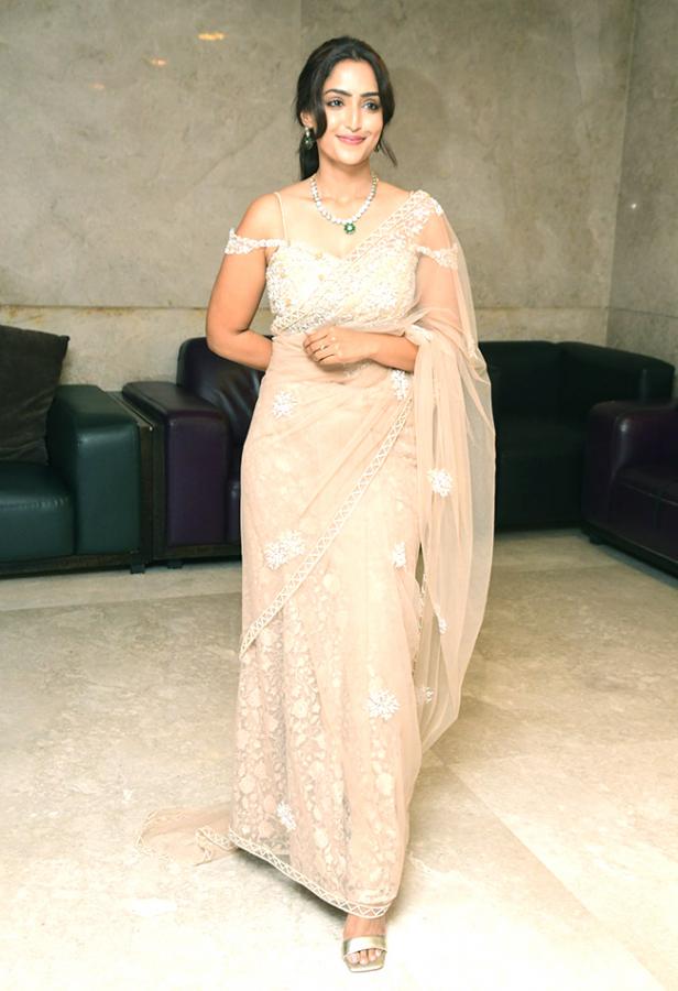 Heroine-Reba-Monica-John-Exclusive-Photos-10.jpg 10