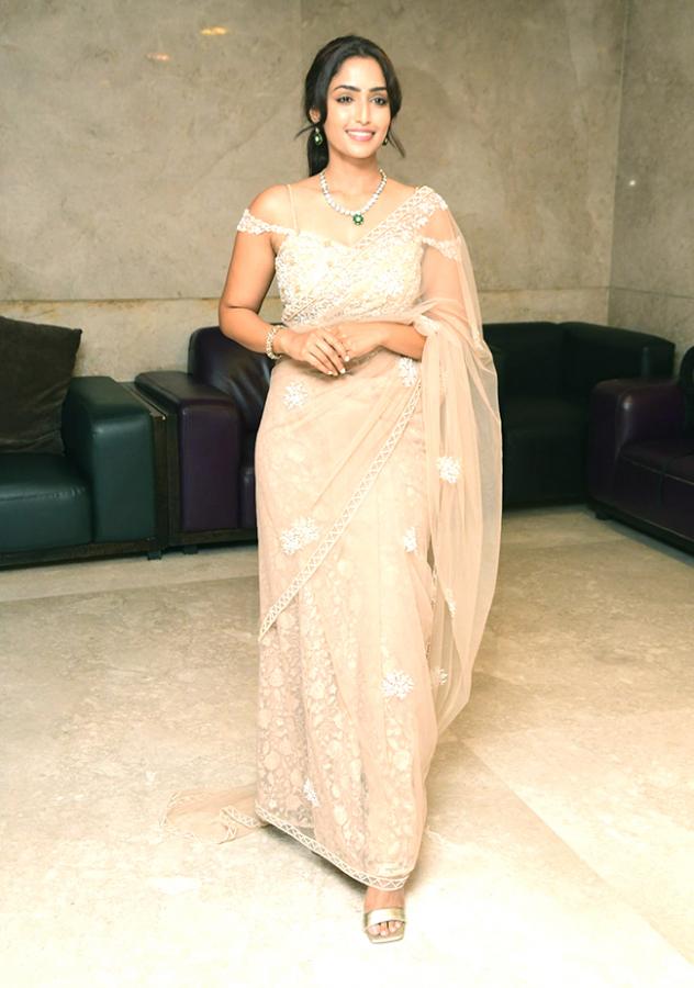 Heroine-Reba-Monica-John-Exclusive-Photos-13.jpg 13