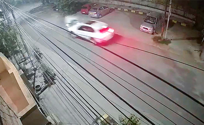 Banjara-Hills-Road-Accident-BMW-Car.jpg