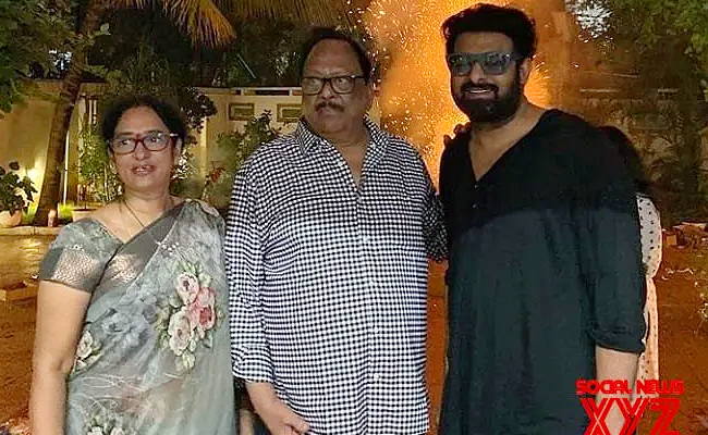 Prabhas_20And_20Krishnam_20Raju_20Photos_17.jpg 18