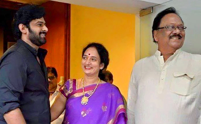 Prabhas_20And_20Krishnam_20Raju_20Photos_18.jpg 19