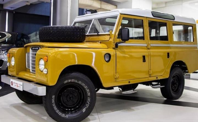 ms-dhoni-land-rover-series-station-wagon-07.jpg 7