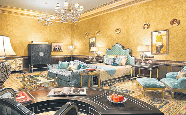 HOTELS2.gif