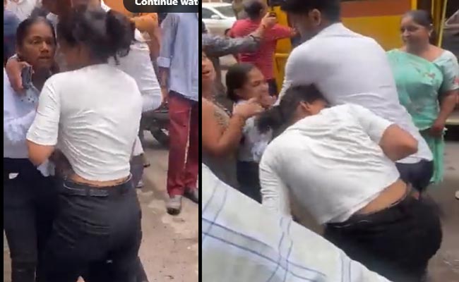 Rajkot-Girls-Fight.jpg