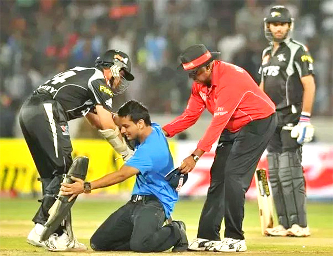 Rare_20Photos_20of_20Sourav_20Ganguly-11.jpg 11