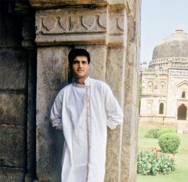 Rare_20Photos_20of_20Sourav_20Ganguly-15.jpg 15