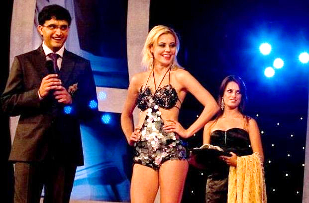 Rare_20Photos_20of_20Sourav_20Ganguly-17.jpg 17