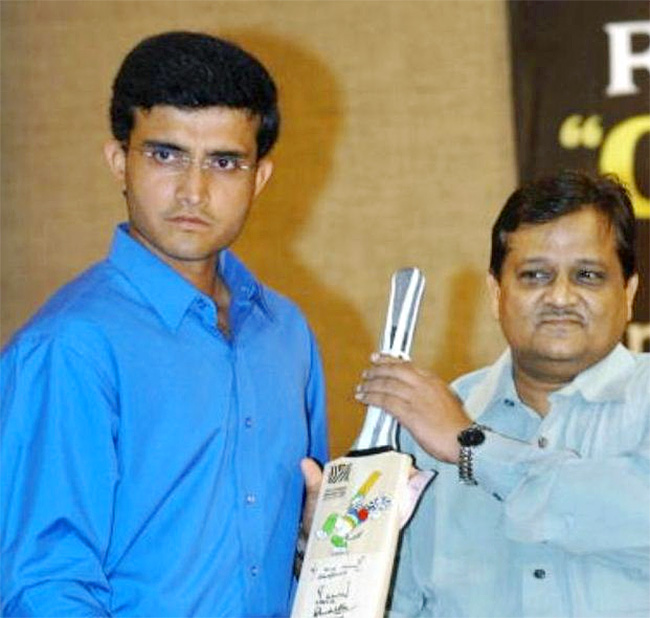 Rare_20Photos_20of_20Sourav_20Ganguly-23.jpg 23