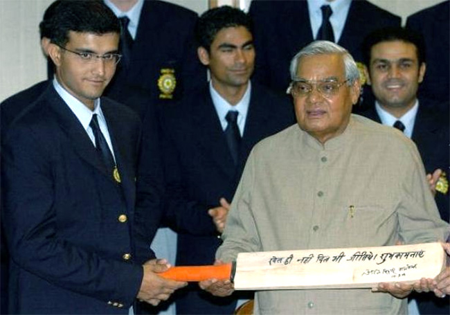 Rare_20Photos_20of_20Sourav_20Ganguly-6.jpg 6