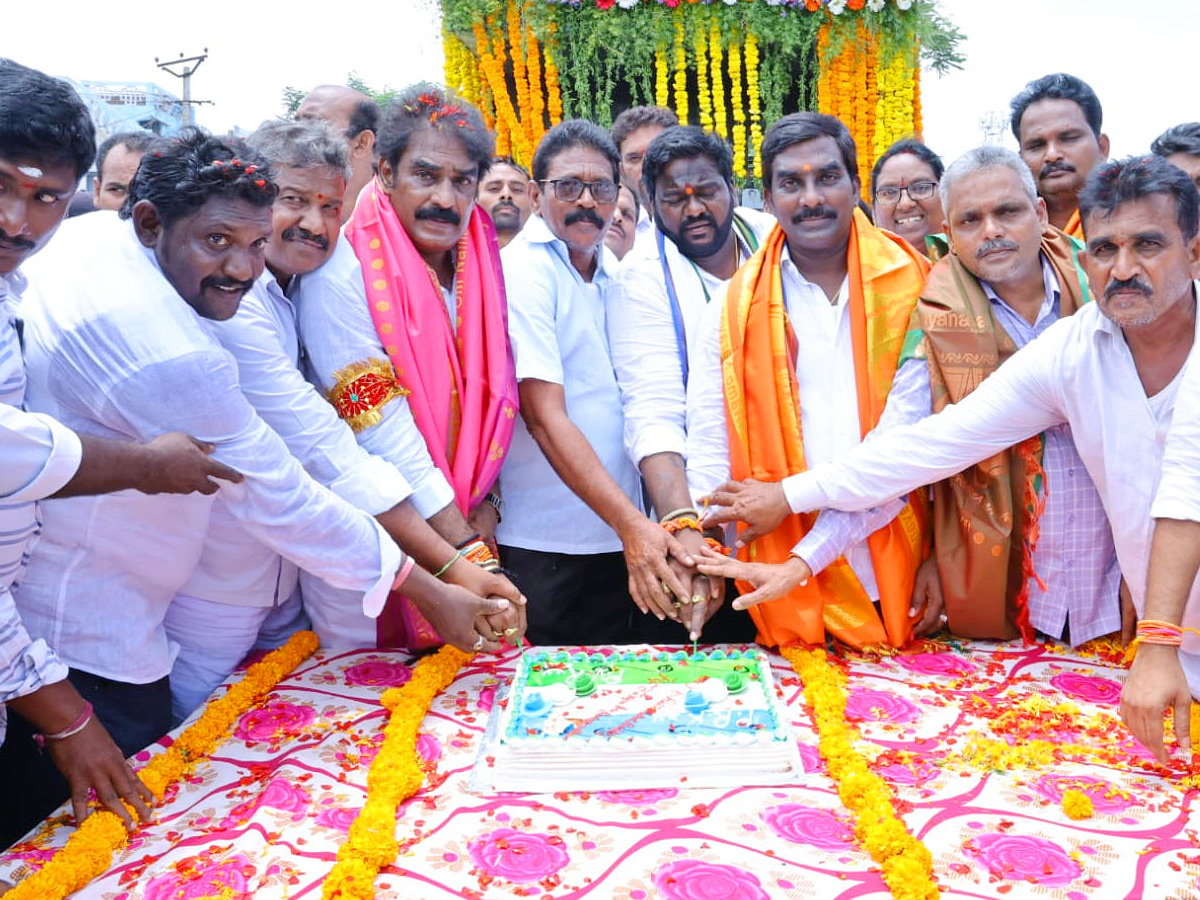 YSR_20Birth_20Anniversary_20Grand_20Celebrations_20in_20Andhra_20pradesh_21.jpg 34