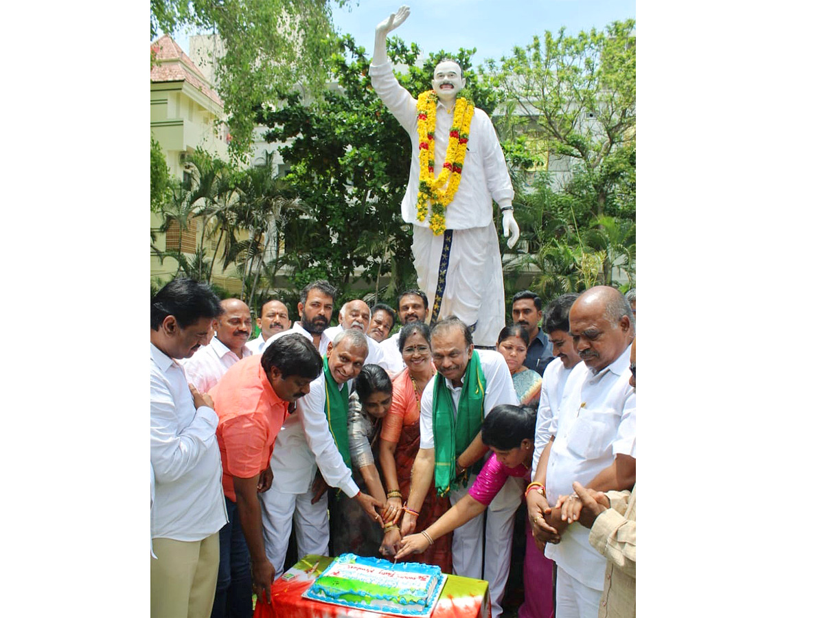 YSR_20Birth_20Anniversary_20Grand_20Celebrations_20in_20Andhra_20pradesh_27.jpg 40