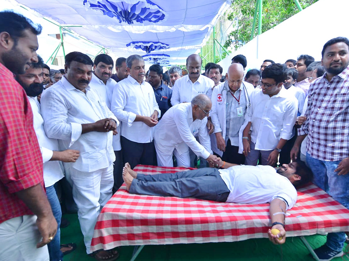 YSR_20Birth_20Anniversary_20Grand_20Celebrations_20in_20Andhra_20pradesh_41.jpg 12